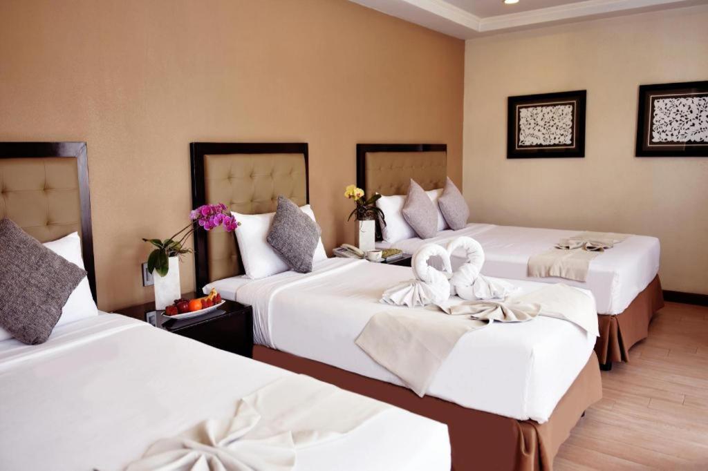 Aura One Hotel Baguio City Esterno foto